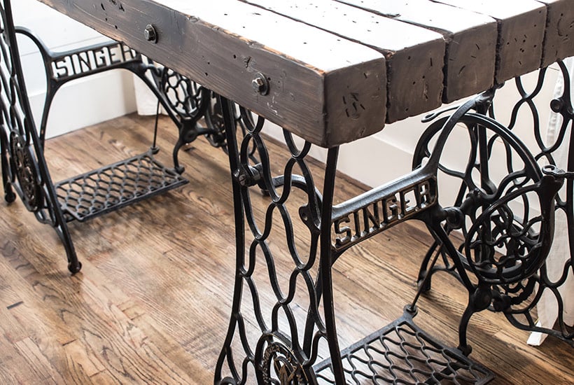 Antique Singer Sewing Machine with Wood Top & Cast Iron Base