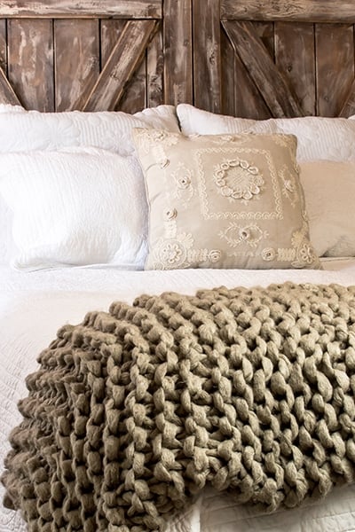 How To Make A Chunky Knit Blanket After You Fail At Arm Knitting