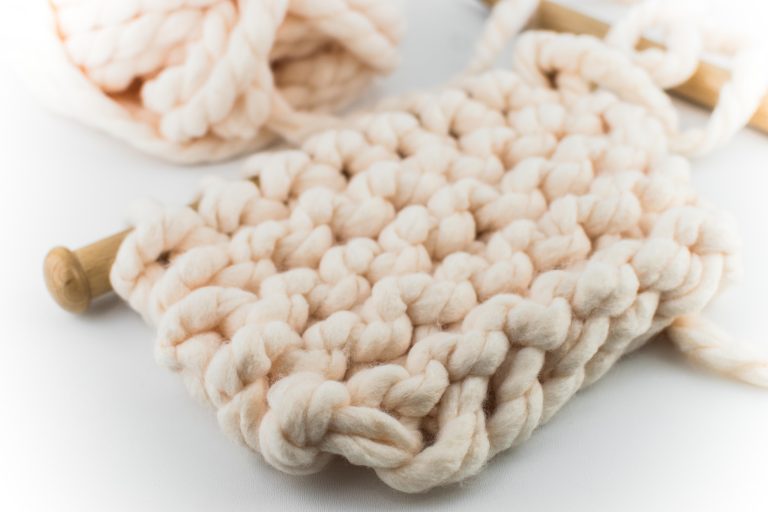 6 Jumbo Yarns For All Your Chunky Knit Projects (All Tested)