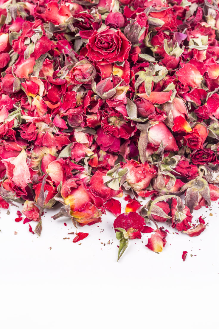 How to Dry Rose Petals In Under Two Minutes Flat (2022)