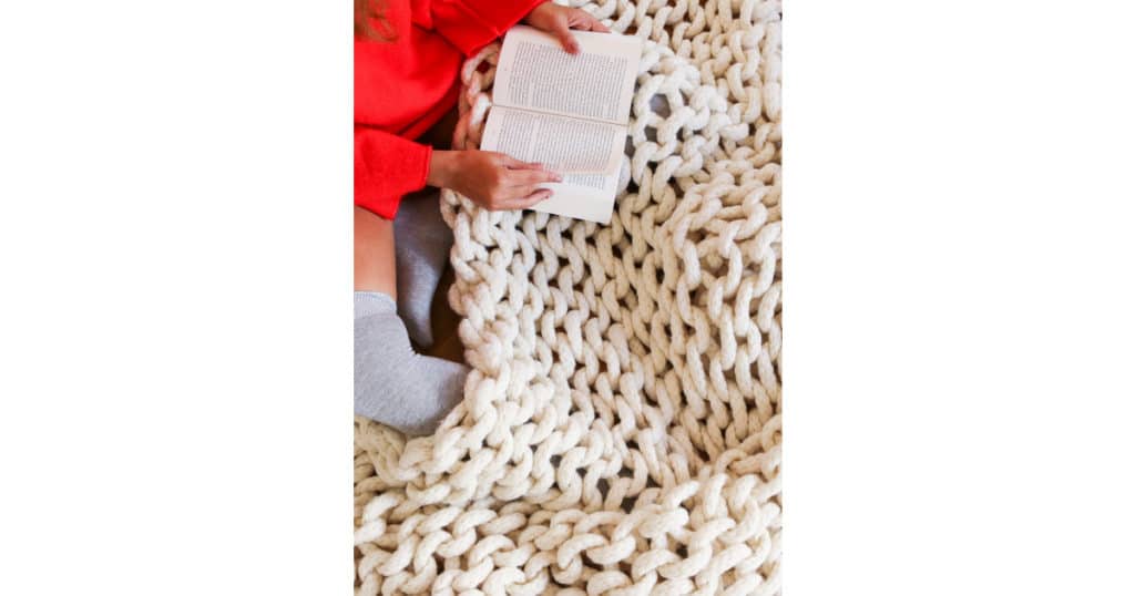 How to Make a Cozy Finger Knit Blanket in Two Hours