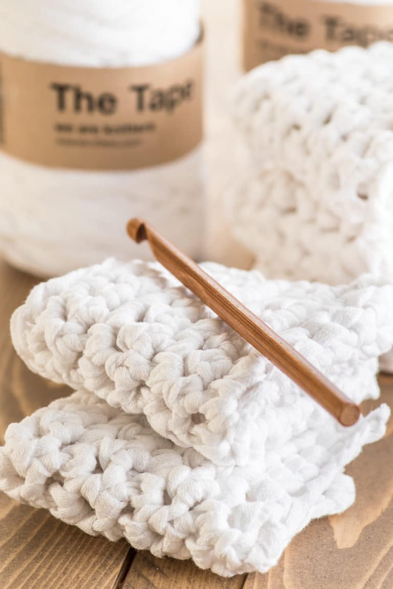 Crochet Needle Sizes A Beginner's Guide To Crochet Hook Sizing (2023)