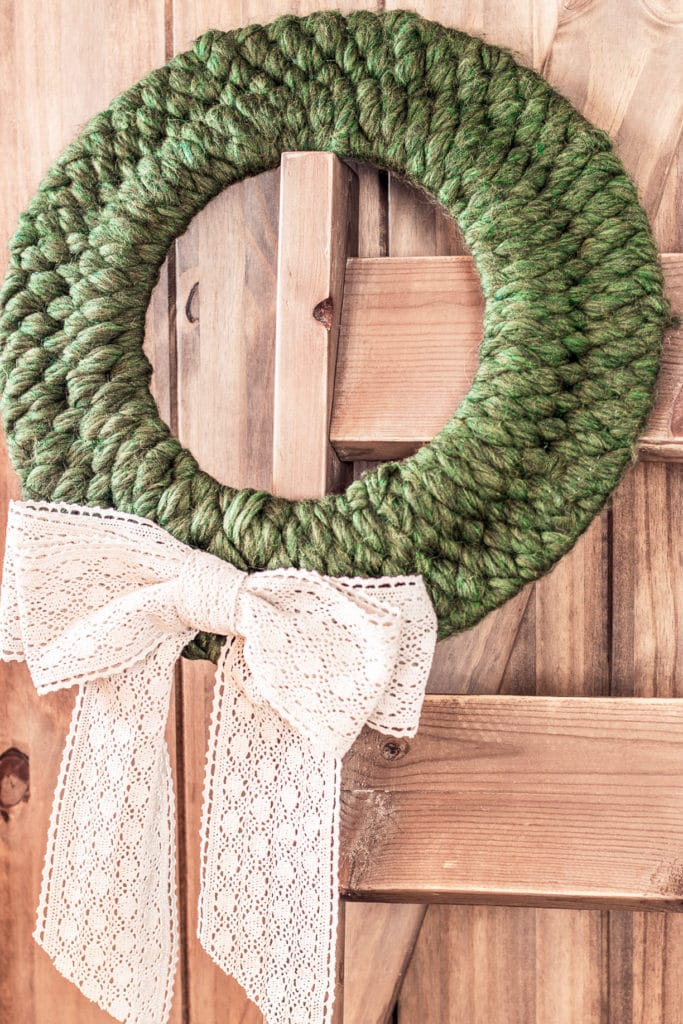 How to Weave a Lovely Winter Wreath - It's SO easy!