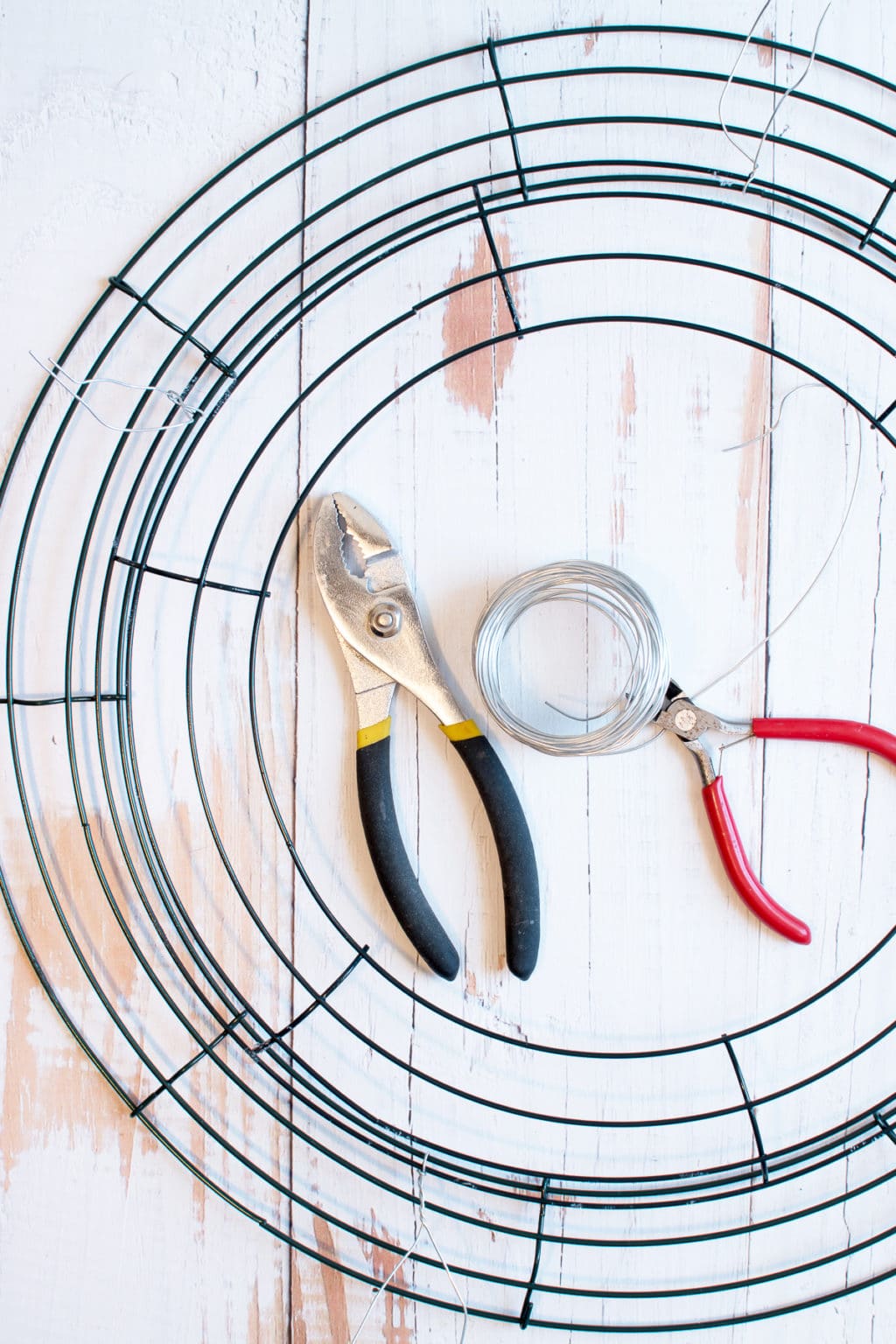 Top Must-Have Wreath Making Supplies for Beginners