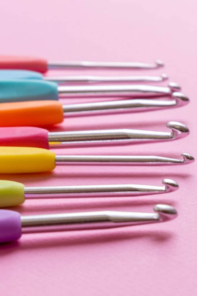 Crochet Needle Sizes A Beginner's Guide To Crochet Hook Sizing (2023)